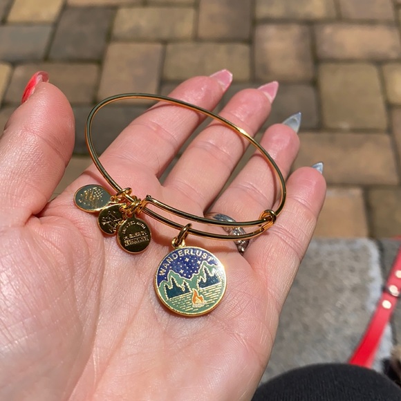 Bracelet - Picture 1 of 1